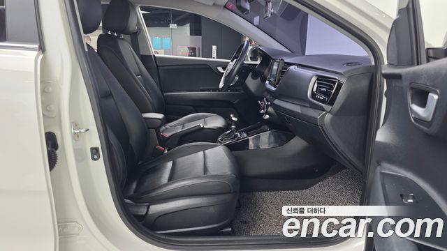 Kia Stonic 2019 — photo 17