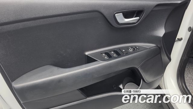 Kia Stonic 2019 — photo 14