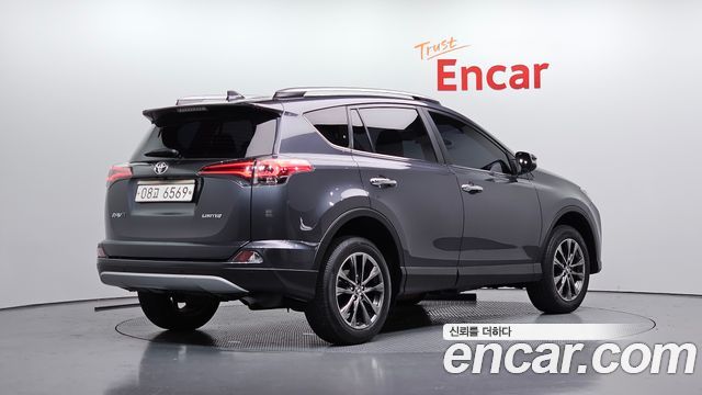 Toyota RAV4 2017 — photo 2