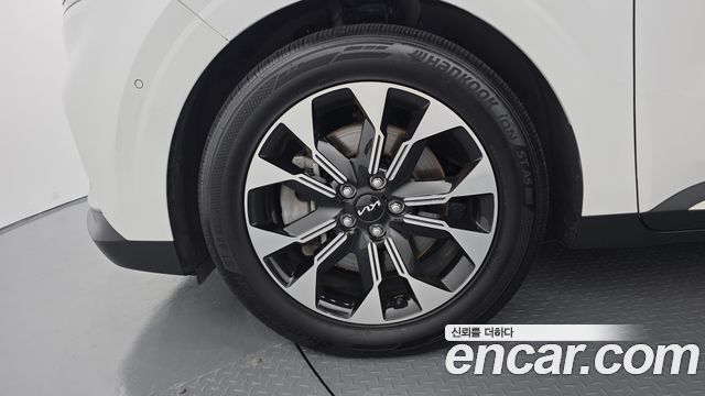 Kia Canival 2023 — photo 5