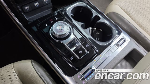 Kia Canival 2023 — photo 9