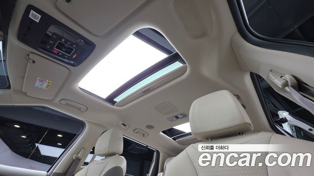 Kia Canival 2023 — photo 11