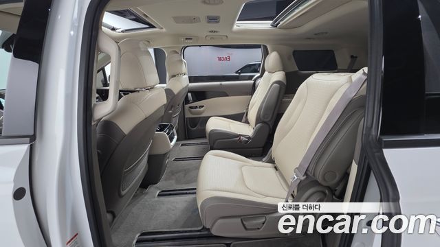 Kia Canival 2023 — photo 16