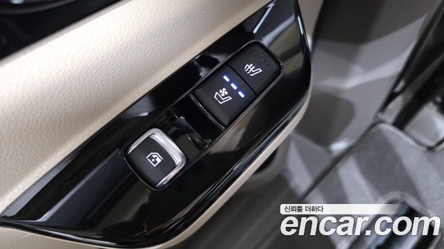 Kia Canival 2023 — photo 17