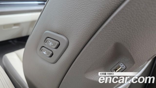 Kia Canival 2023 — photo 18