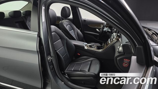 Mercedes-Benz C-Class 2017 — photo 12