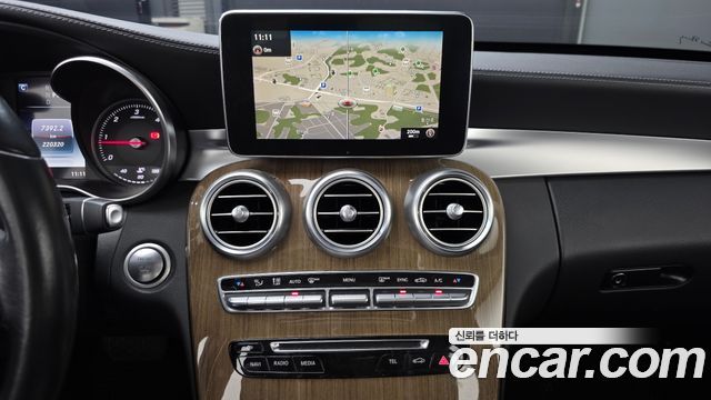 Mercedes-Benz C-Class 2017 — photo 17