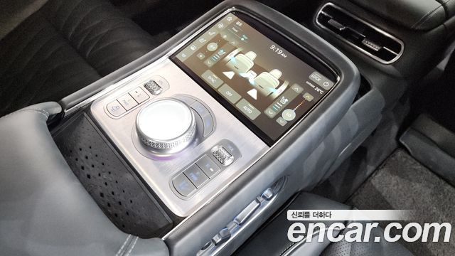 Genesis G90 2023 — photo 30