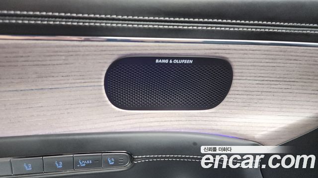 Genesis G90 2023 — photo 36