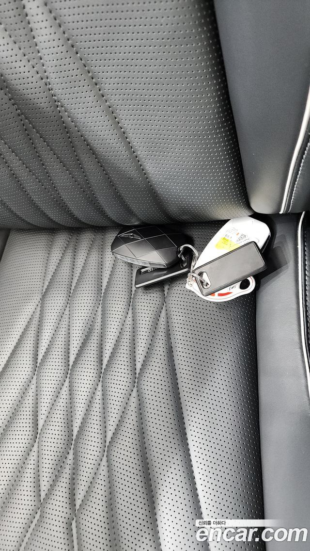 Genesis G90 2023 — photo 37