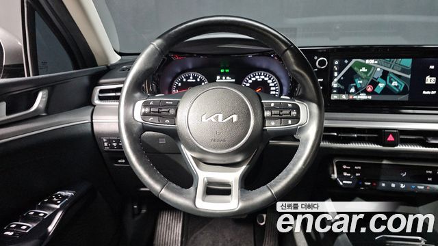 Kia K5 2023 — photo 20