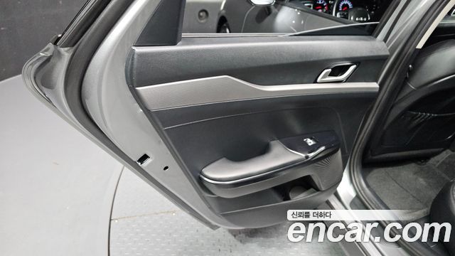 Kia K5 2023 — photo 15