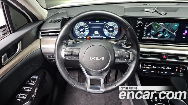 Kia K5 2023 — photo 19