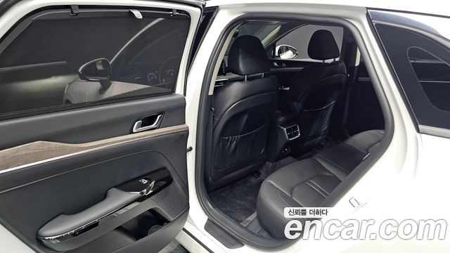 Kia K5 2023 — photo 23