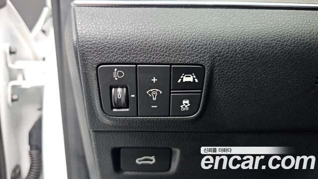 Kia K5 2023 — photo 31
