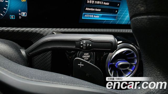 Mercedes-Benz A-Class 2020 — photo 12
