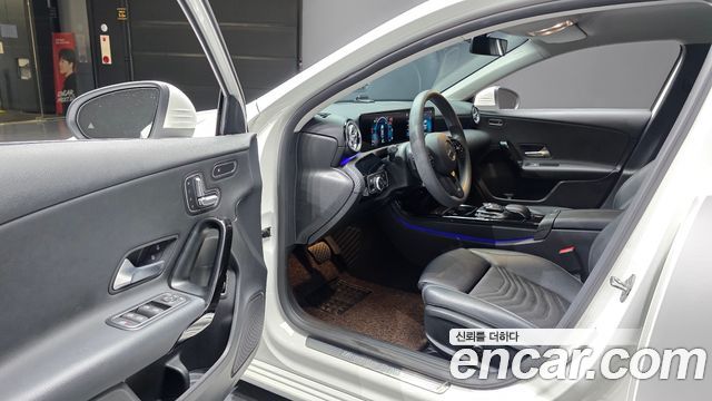 Mercedes-Benz A-Class 2020 — photo 13