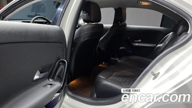 Mercedes-Benz A-Class 2020 — photo 18