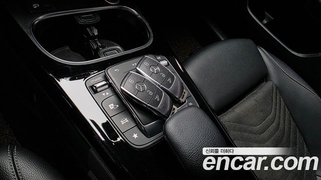 Mercedes-Benz A-Class 2020 — photo 24