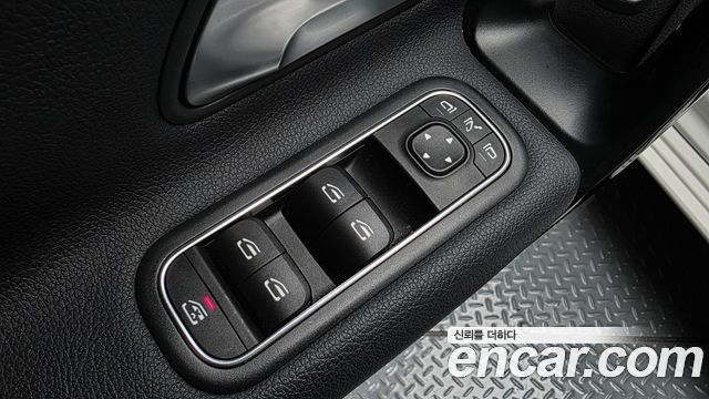 Mercedes-Benz A-Class 2020 — photo 25