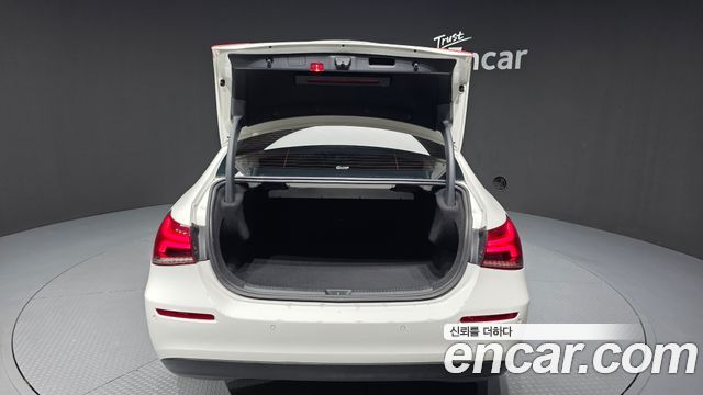 Mercedes-Benz A-Class 2020 — photo 26
