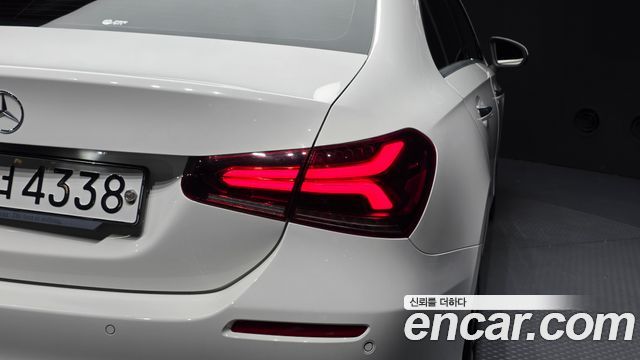 Mercedes-Benz A-Class 2020 — photo 9