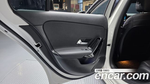 Mercedes-Benz A-Class 2020 — photo 15
