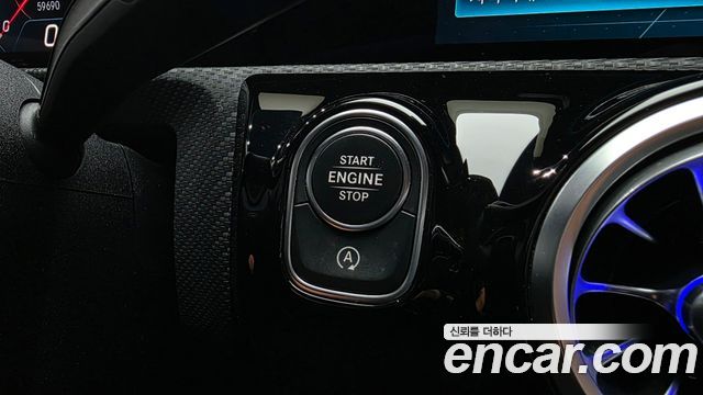 Mercedes-Benz A-Class 2020 — photo 27