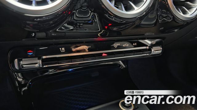Mercedes-Benz A-Class 2020 — photo 30