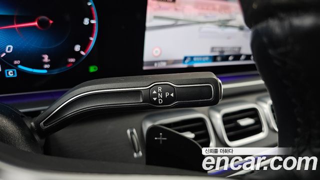 Mercedes-Benz GLS-Class 2022 — photo 12