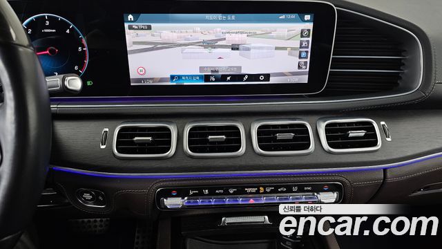Mercedes-Benz GLS-Class 2022 — photo 20