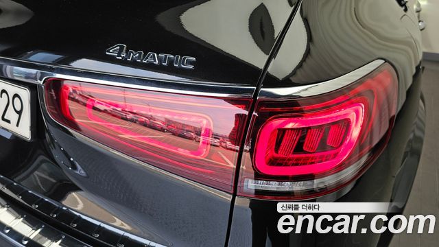 Mercedes-Benz GLS-Class 2022 — photo 9