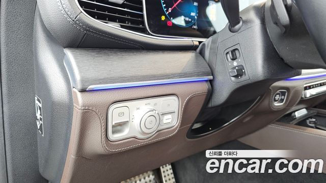 Mercedes-Benz GLS-Class 2022 — photo 33