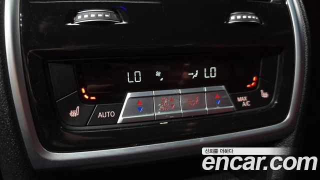 BMW X6 2021 — photo 24