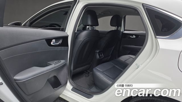 Kia K3 2022 — photo 22