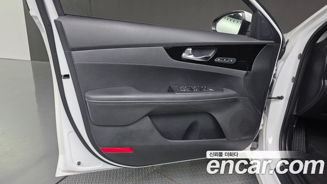 Kia K3 2022 — photo 14