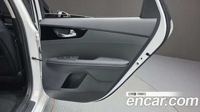 Kia K3 2022 — photo 15
