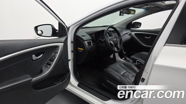 Hyundai i30 2014 — photo 13