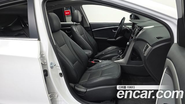 Hyundai i30 2014 — photo 17