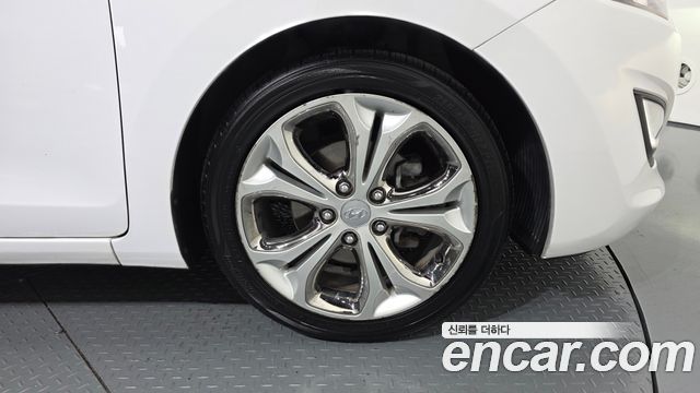 Hyundai i30 2014 — photo 7