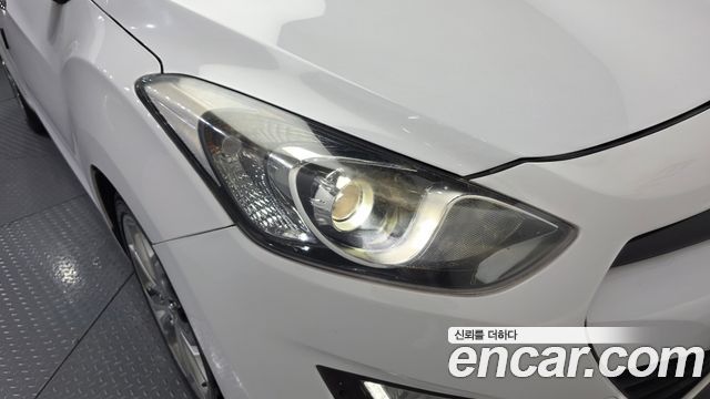 Hyundai i30 2014 — photo 8