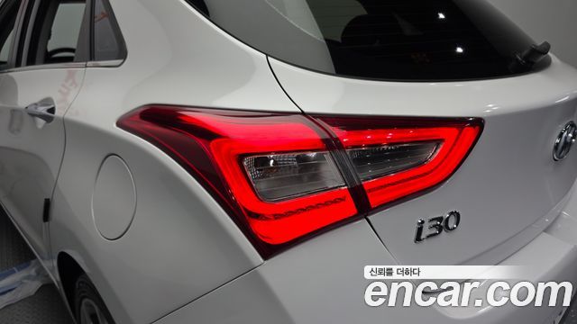 Hyundai i30 2014 — photo 9