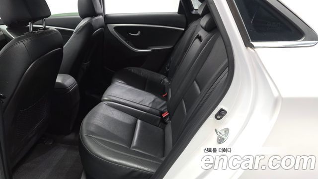 Hyundai i30 2014 — photo 16