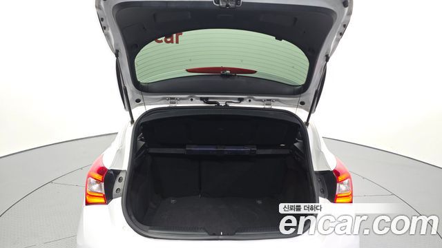 Hyundai i30 2014 — photo 29