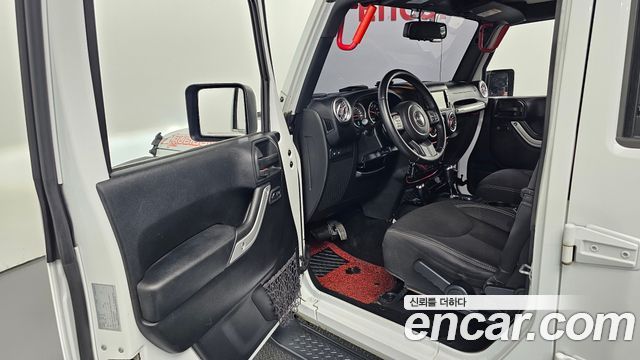 Jeep Wrangler 2017 — photo 10
