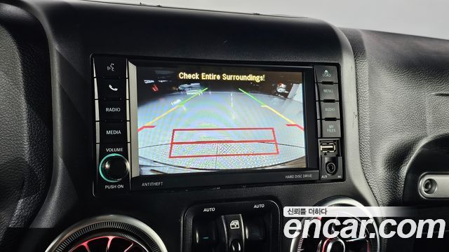 Jeep Wrangler 2017 — photo 14