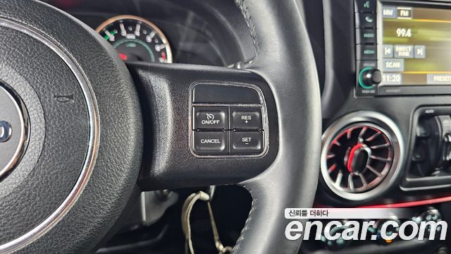 Jeep Wrangler 2017 — photo 15