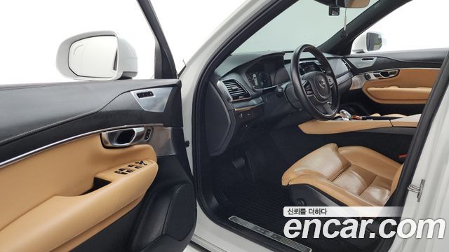 Volvo XC90 2022 — photo 10