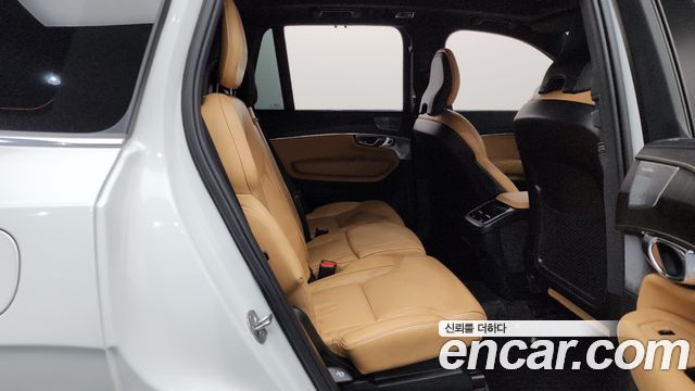 Volvo XC90 2022 — photo 12