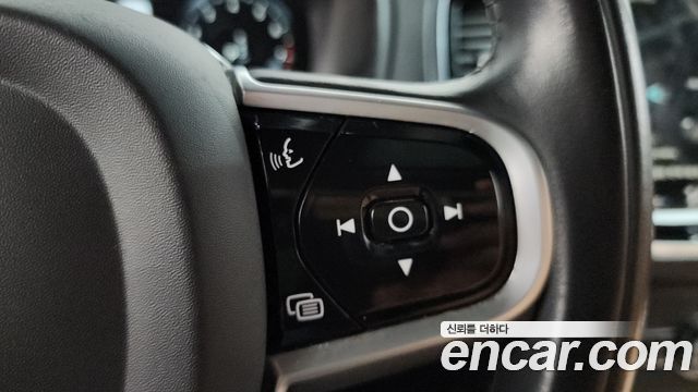 Volvo XC90 2022 — photo 17
